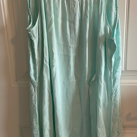 Aqua Embroidered Dress Holyclothibg - Picture 2 of 3